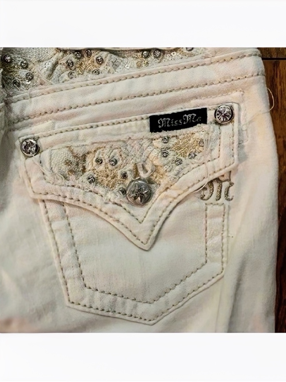 Gorgeous Vintage Y2KMiss Me Cuffed Capri Jeans Embellished Pockets 22-1/2”Inseam